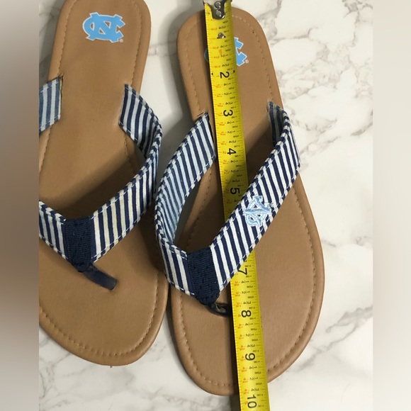 NC Tar Heels flip flop sandals - Rare, hard to find - Picture 4 of 8